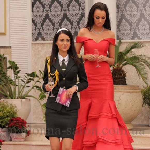 Jovani off the shoulder mermaid evening gown - Picture 2 of 8